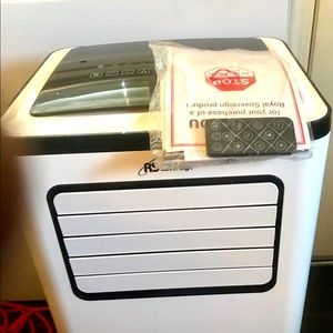 14,000 BTU Portable Air Conditioner with Remote.